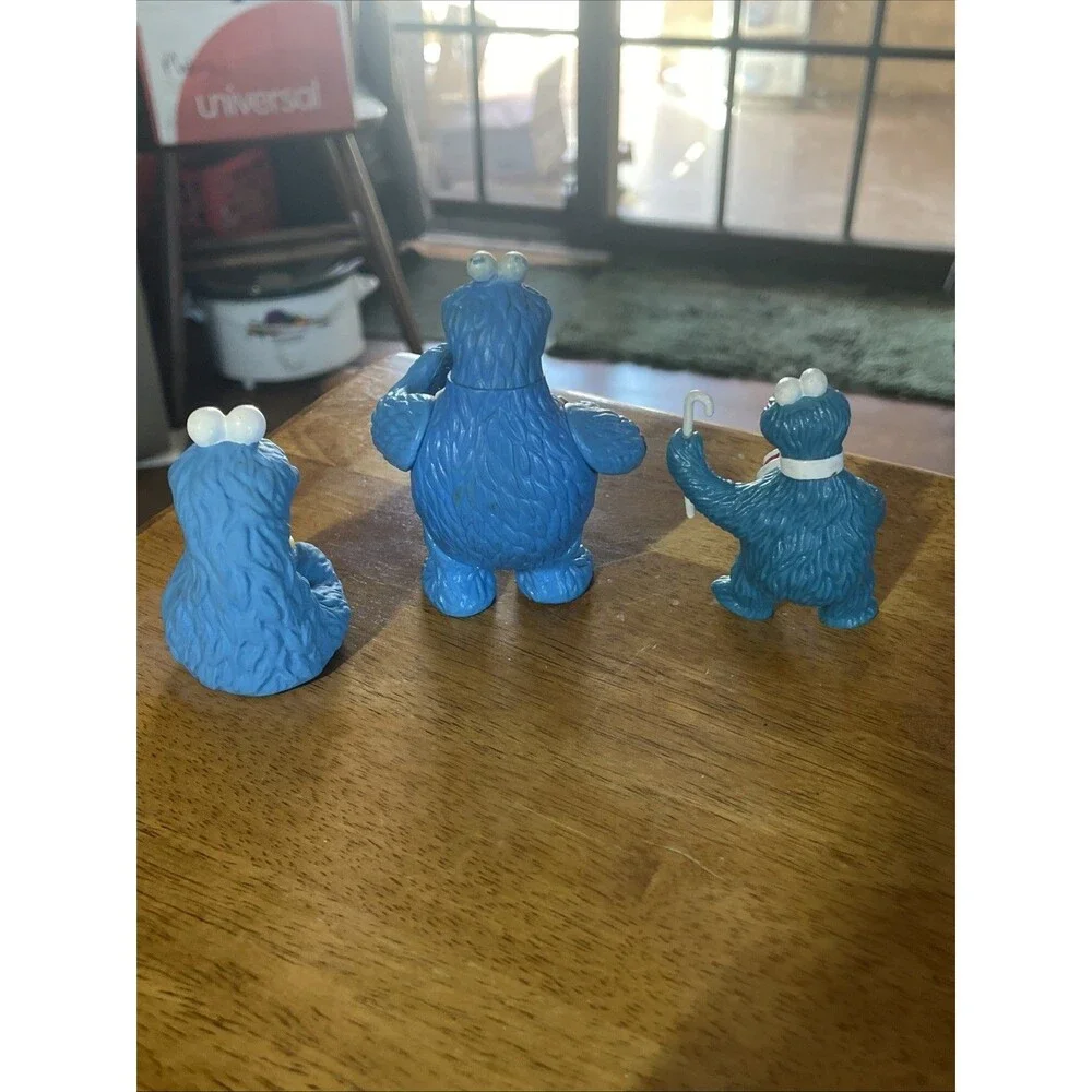 Sesame Street Cookie Monster Blue Plastic Action Figure Lot